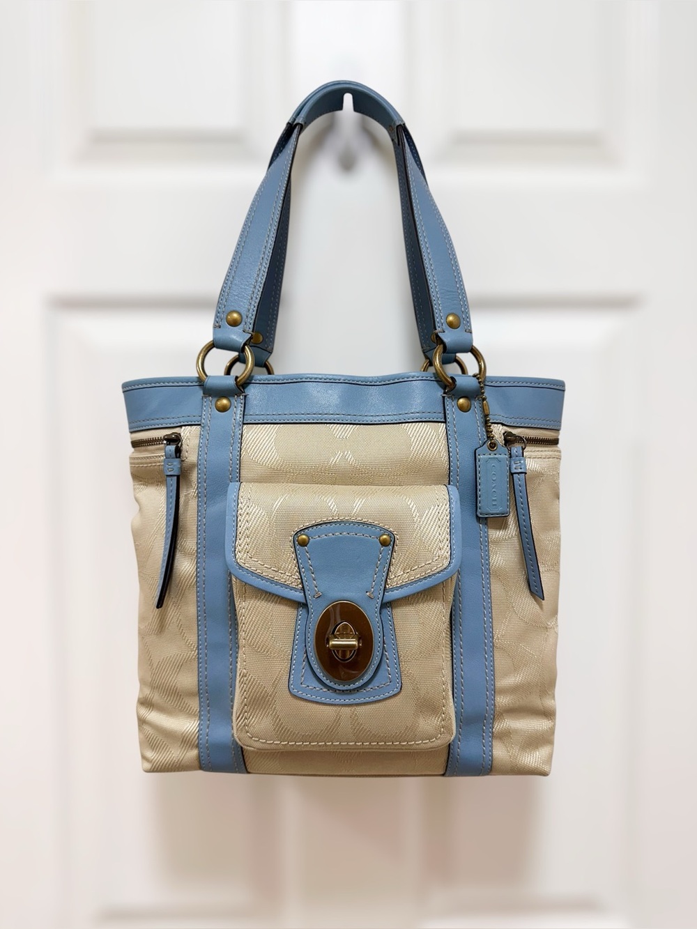 Coach Legacy Gigi Large Tote Khaki Signature Jacquard Sky Blue F13103